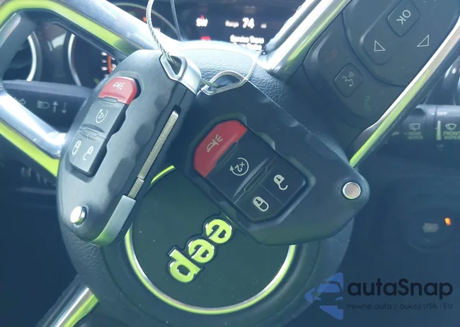 1C4HJXEN5MW704808: 37592888