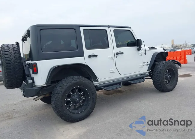 1C4BJWDG3HL704672: 37602847