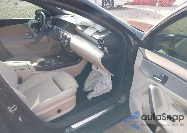 W1K3G4EB5MJ282989: 37608822