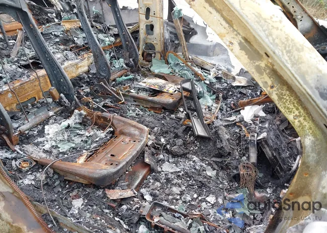 5YJ3E1EB4JF068450: 37618761