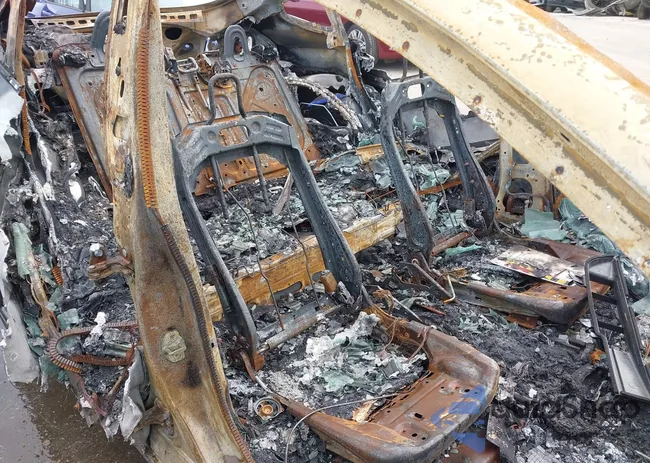 5YJ3E1EB4JF068450: 37618761