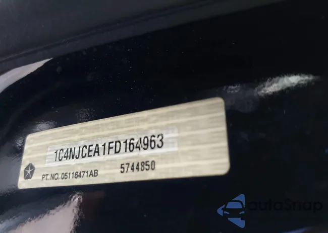 1C4NJCEA1FD164963: 37624647