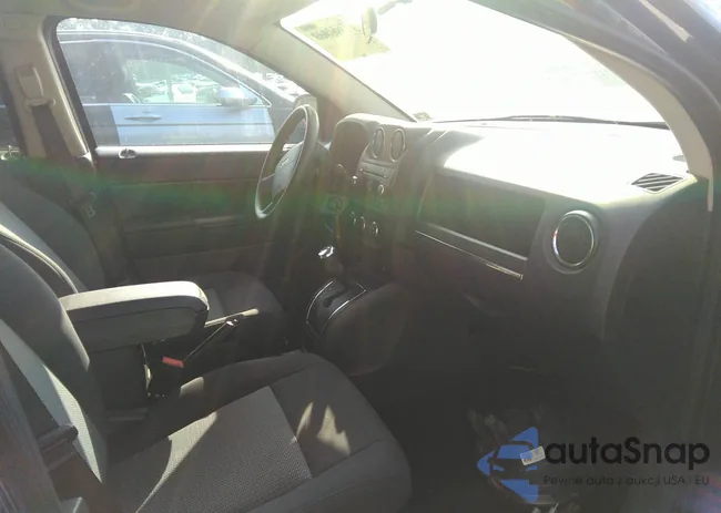 1J4NF4FB6AD513052: 37631833