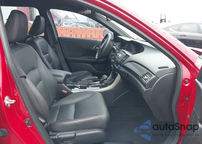 1HGCR2F14HA142292: 37634126