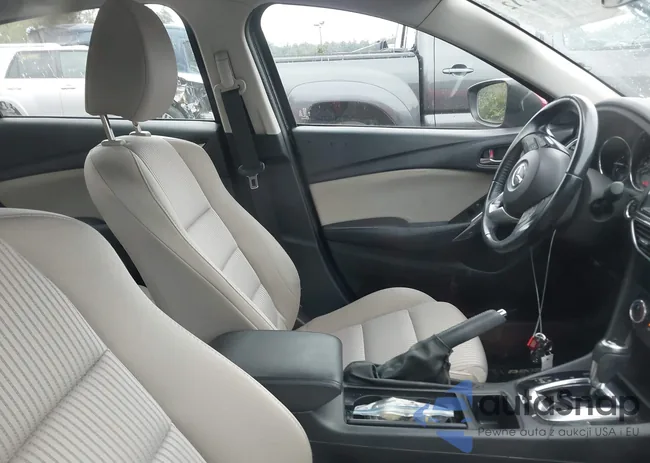 JM1GJ1U68E1130495: 37642712