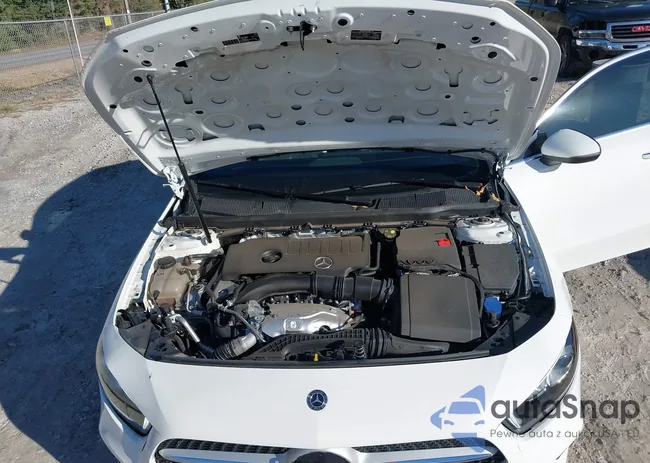 W1K3G4EBXLW045657: 37658012