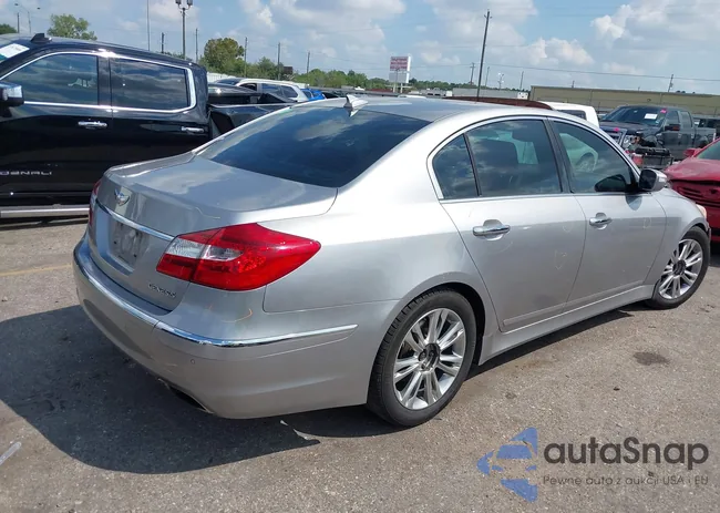 KMHGC4DD8DU237064: 37672263