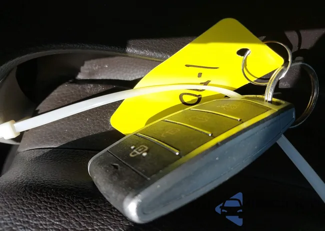 KMHGN4JE4HU170797: 37675417