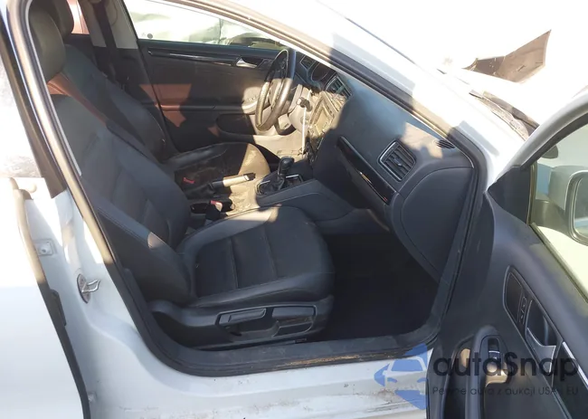 3VWLA7AJ4FM332262: 37681851