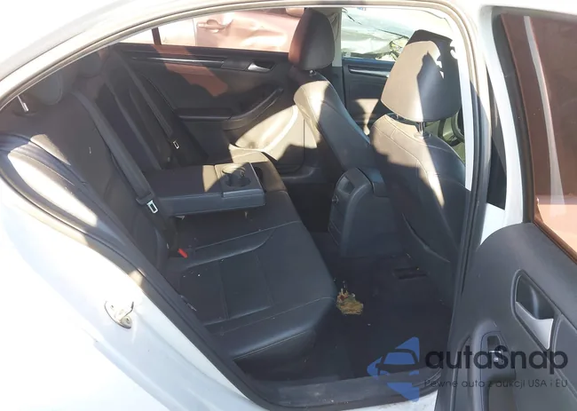 3VWLA7AJ4FM332262: 37681851