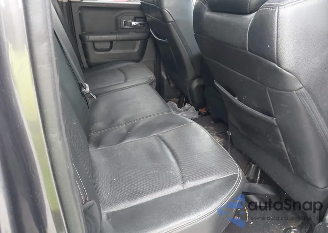 1C6RR6JG4HS525260: 37682655