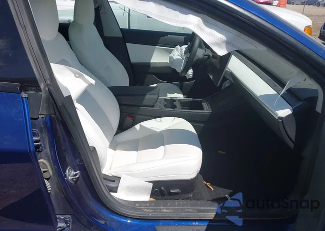 5YJ3E1EB2MF858530: 37684593