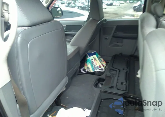 1D7HU182X7S135526: 37684853