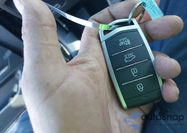 KMHGN4JE6HU200379: 37695418