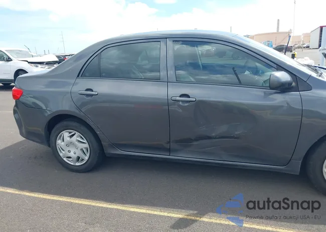 1NXBU4EE0AZ251745: 37698165