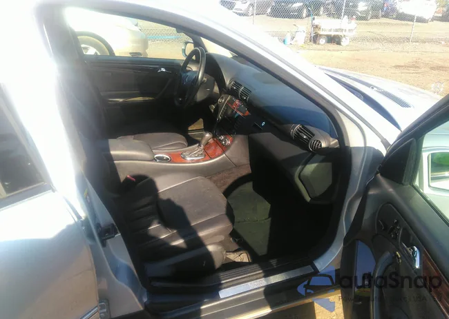 WDBRF92H97F848784: 37717081