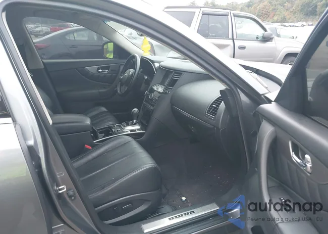 JN8CS1MW3HM416015: 37725925