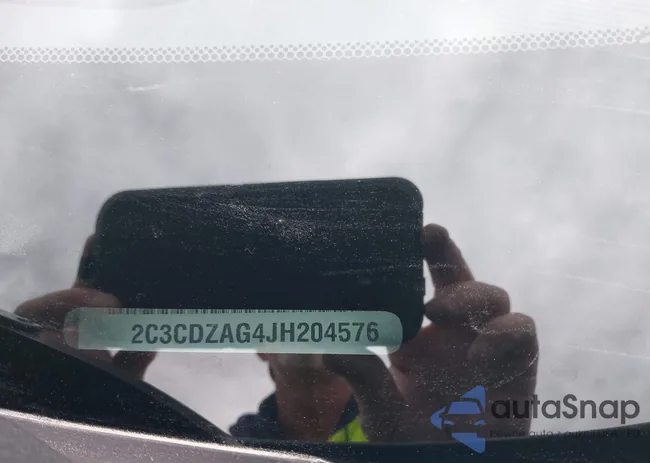 2C3CDZAG4JH204576: 37748155