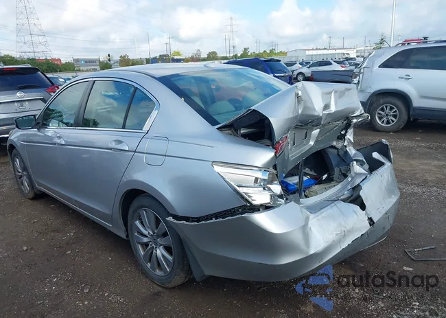 1HGCP2F83CA217933: 37750097