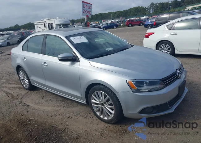 3VWLZ7AJ7BM074886: 37754689