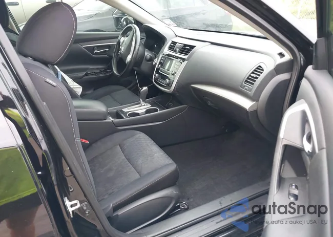 1N4AL3AP1JC251365: 37763777