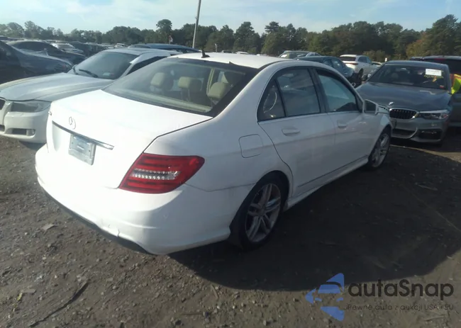 WDDGF4HB4DR296819: 37772388