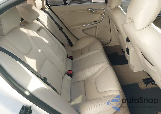 YV1622FS3C2051181: 37777115