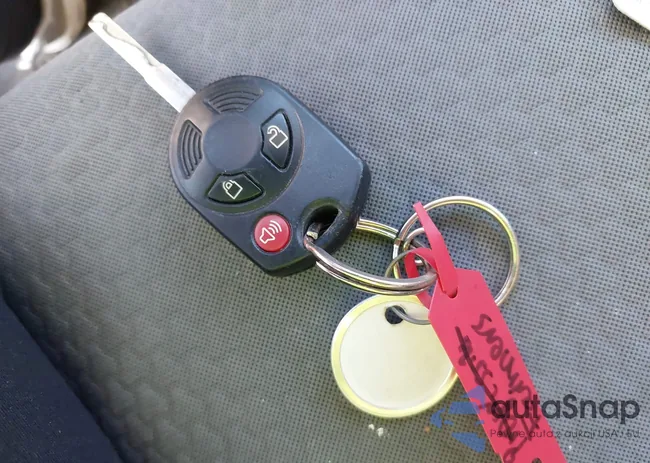 1FMCU0GD5HUD94962: 37800783