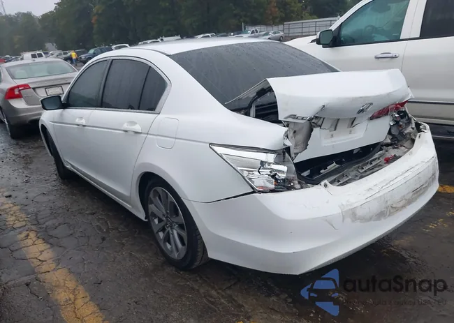 1HGCP2F30CA236864: 37817877