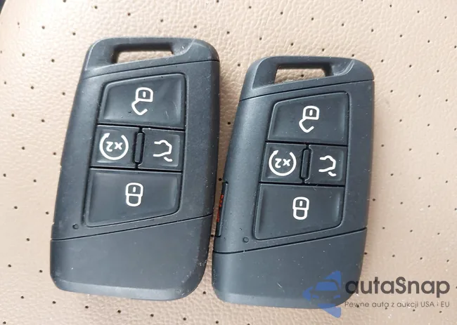 3VV8B7AX8NM086889: 37818149