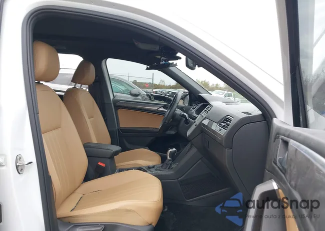 3VV8B7AX8NM086889: 37818149