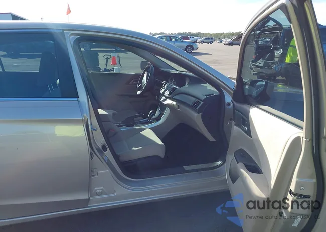 1HGCR2F39DA098043: 37819911