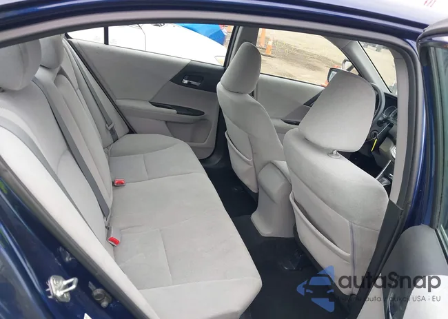 1HGCR2F38DA015881: 37825642