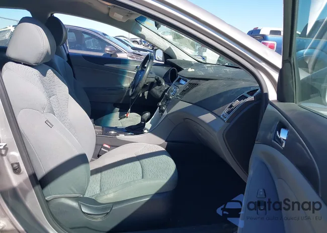 KMHEC4A44BA006527: 37833731