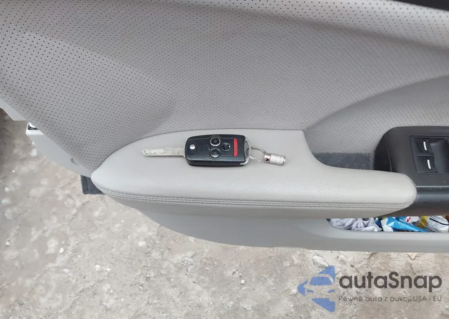 JH4CU2F68CC027537: 37840932