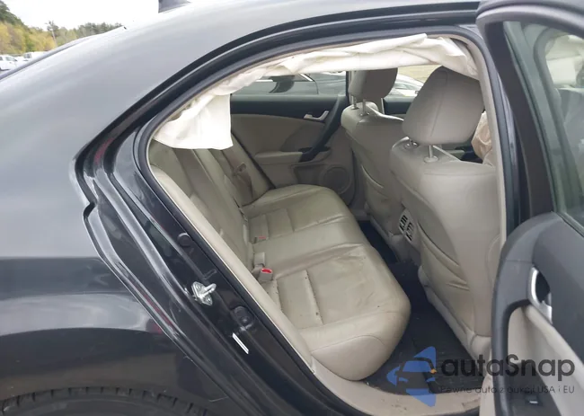 JH4CU2F68CC027537: 37840932