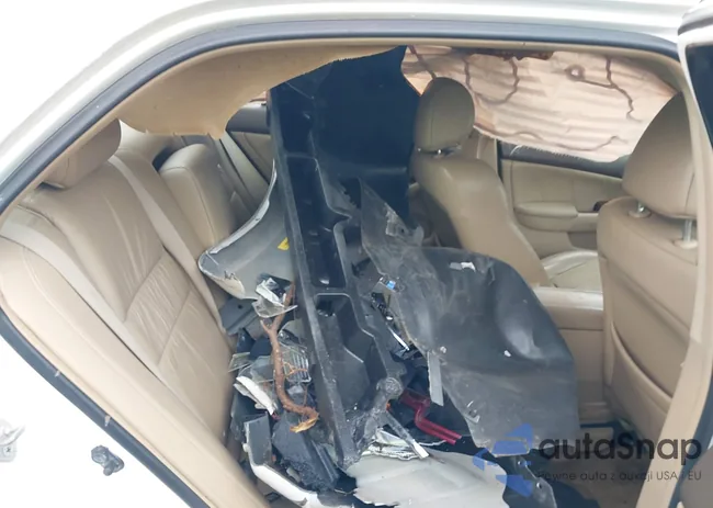 1HGCM56796A002689: 37846162