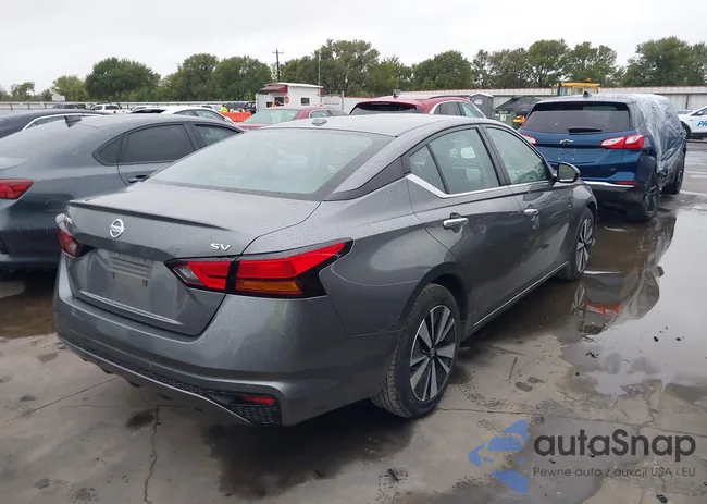 1N4BL4DV6NN389837: 37893409