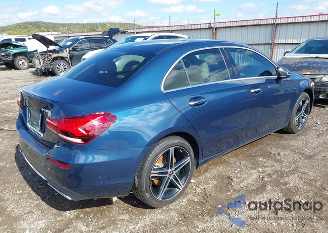 W1K3G4FB5MJ257749: 37907409