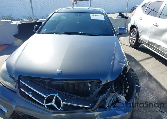 WDDGJ5HBXDF958795: 38918741