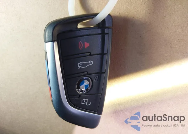 3MW5R1J09M8B95086: 38941379