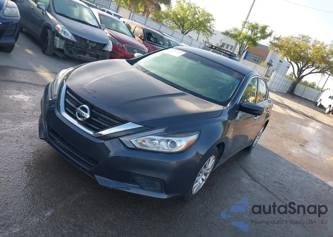 1N4AL3AP6JC118570: 38961180