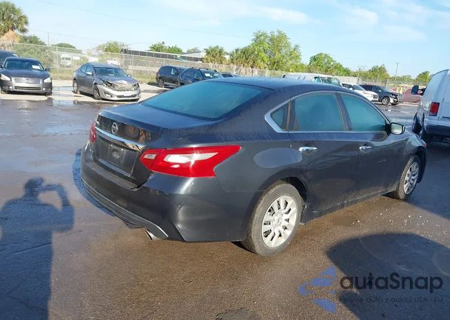 1N4AL3AP6JC118570: 38961180