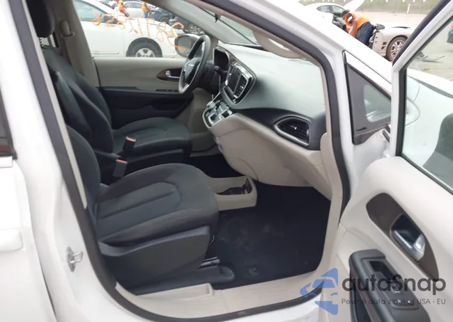 2C4RC1CG0JR169214: 38972856