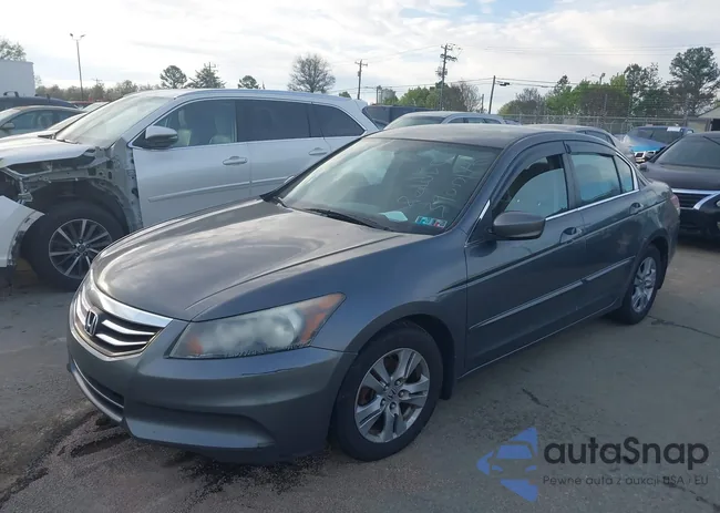 1HGCP2F42BA050282: 39001760