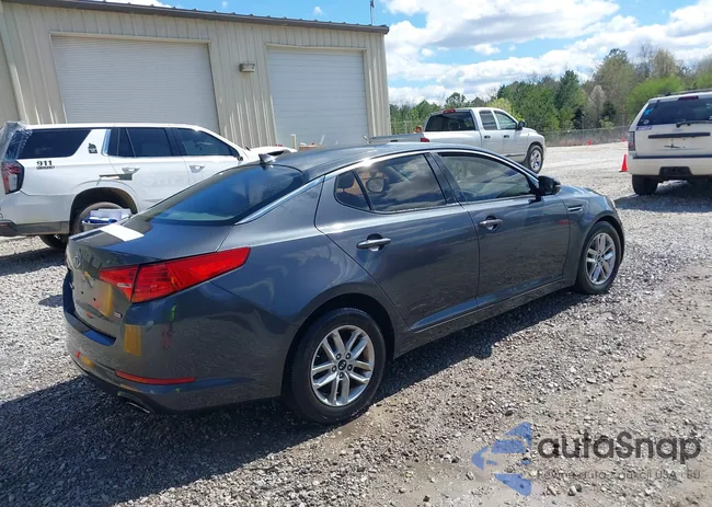 KNAGM4A79B5056916: 39007830