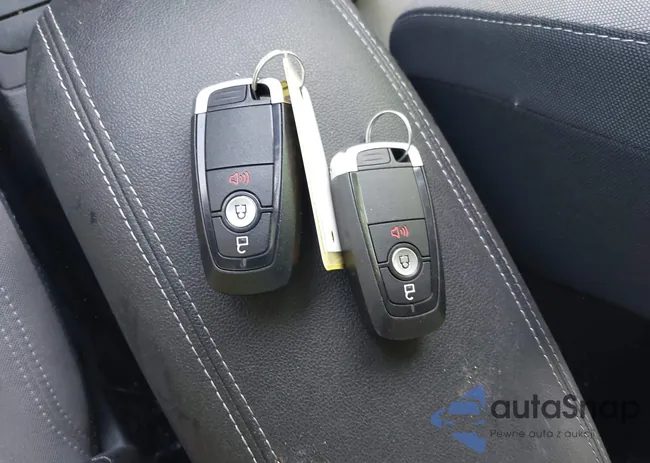 1FMCU9G69LUC04143: 39008696