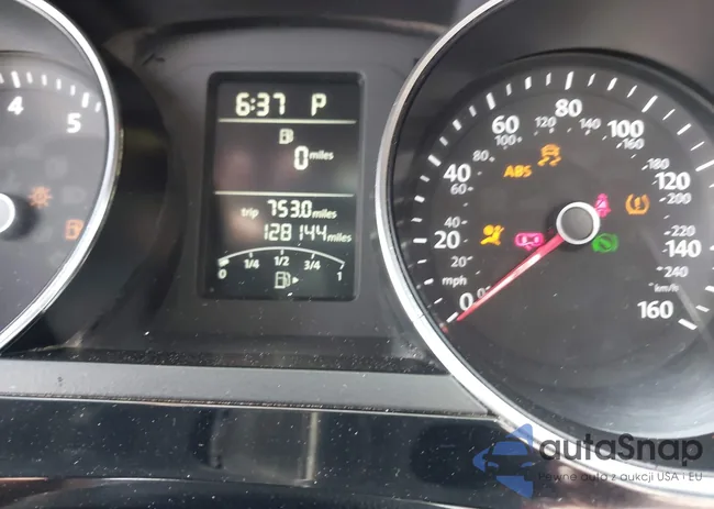 3VWD17AJXHM326943: 39049648