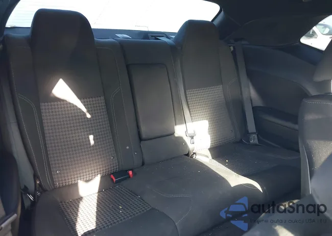 2C3CDZAG7GH201065: 39053918