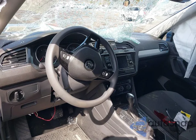 3VV0B7AX1KM014215: 39076119